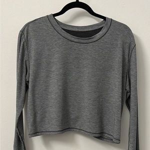 Lululemon Long sleeve crop athleisure shirt